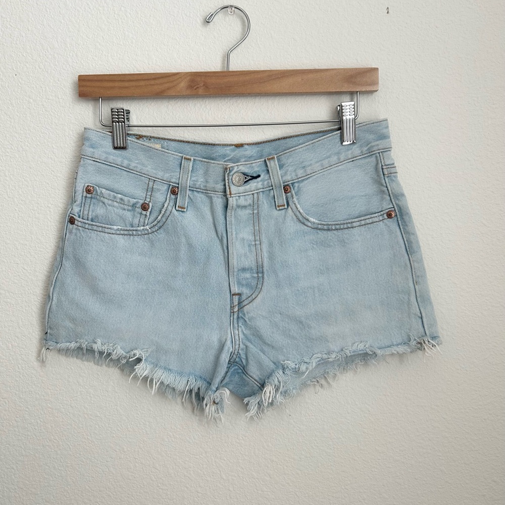 Levi’s 501 Light Wash Cut Off Denim Jean Shorts Size 26